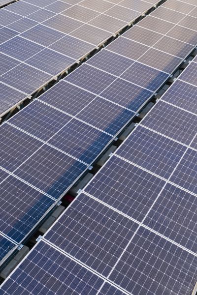 Zonnepanelen installatie Elektrotechniek FB